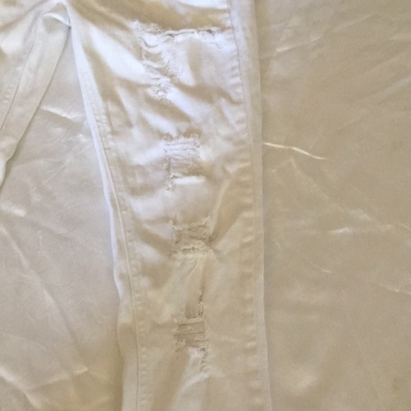 Distressed Jean - Picture 3 of 7